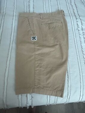 DC Men's Tan Flat-Front Chino Shorts